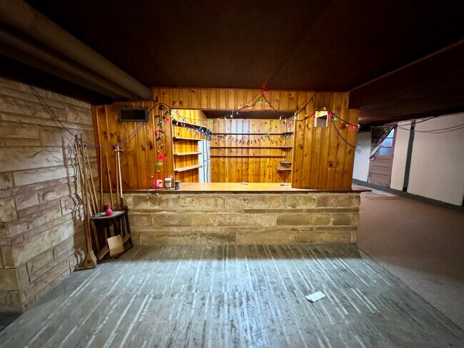 Building Photo - 200 E Glendora Dr