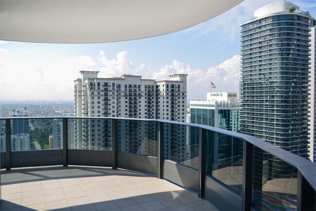 Building Photo - 1000 Brickell Ave