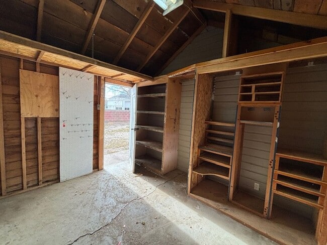 Building Photo - 4 Bedroom 2 Bath House by Frontier Park