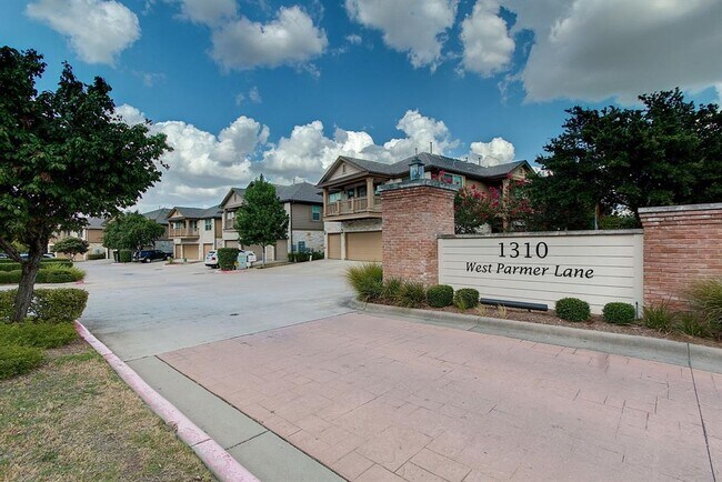 Building Photo - 1310 W Parmer Ln