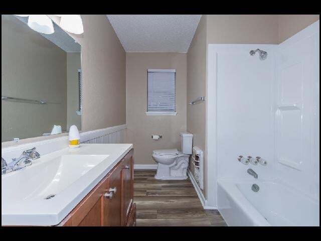 Building Photo - 4716 Buckingham Pl