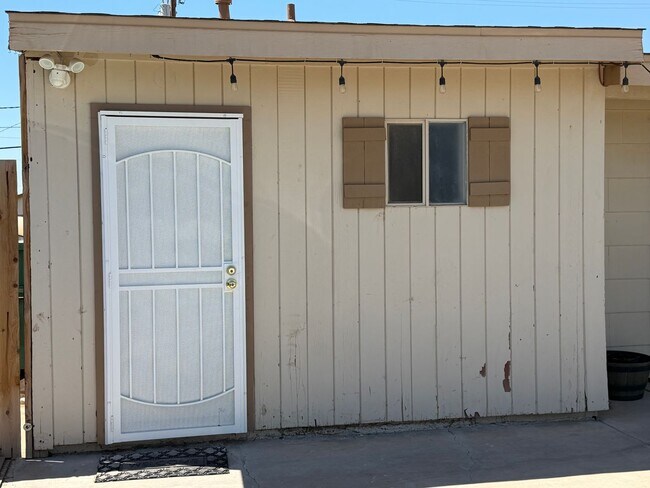 Building Photo - 1515 W Brighton Ave