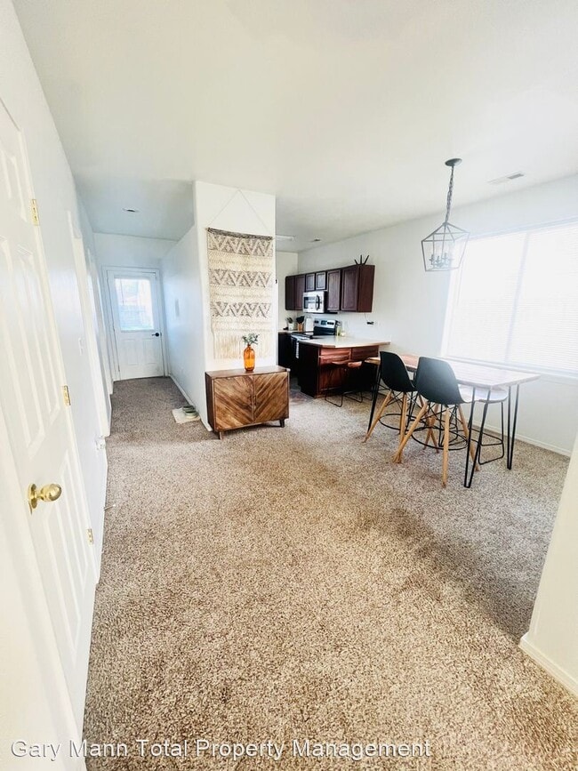 Building Photo - 3 br, 2.5 bath House - 714 N Penrose St