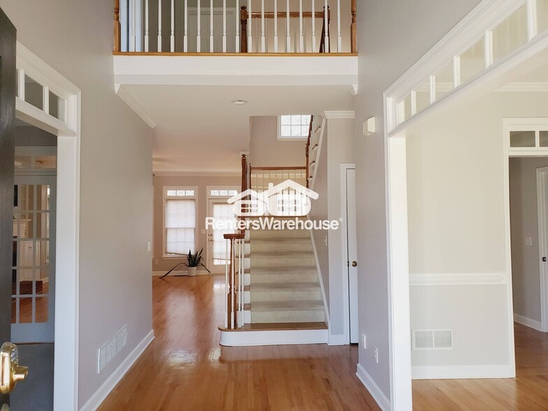 Building Photo - 923 Dual Hall