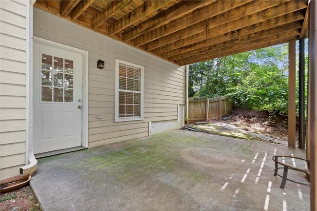 Building Photo - 194 Lake Ruby Dr