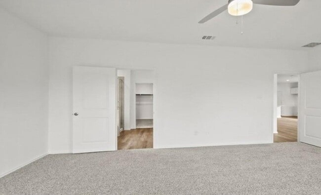 Building Photo - 3008 Emerald Ocean Dr