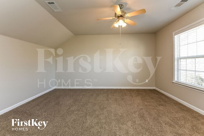 Building Photo - 6675 River Island Cir