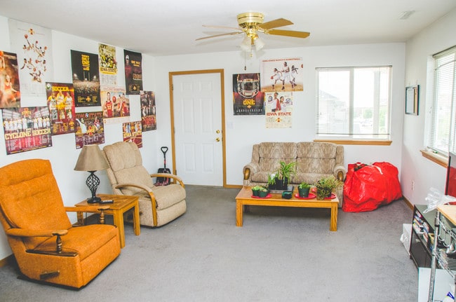 Building Photo - 4524 Twain Circle