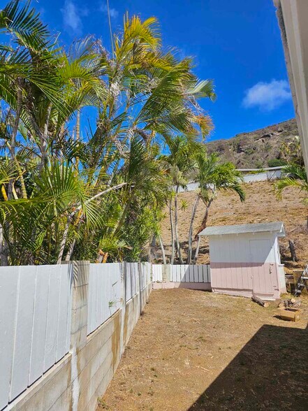 Building Photo - 7303 Mokuone St