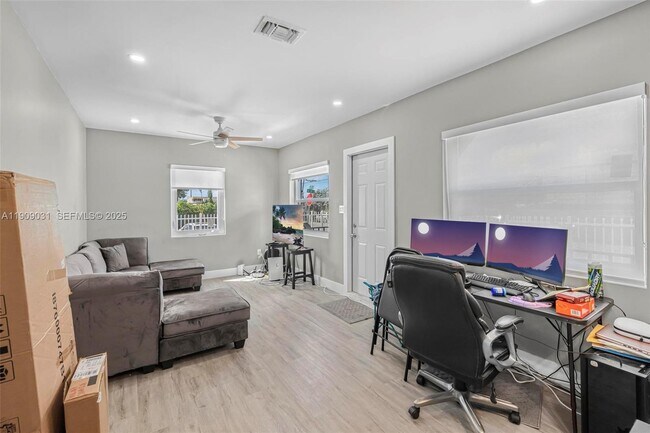 Building Photo - 3705 NW 35th Ave