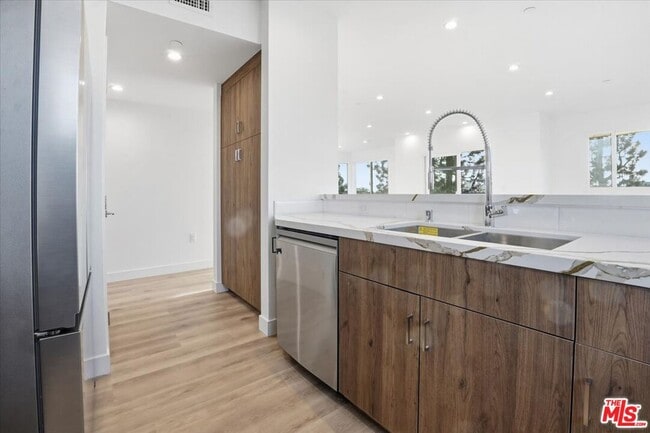 Building Photo - 1820 Prosser Ave