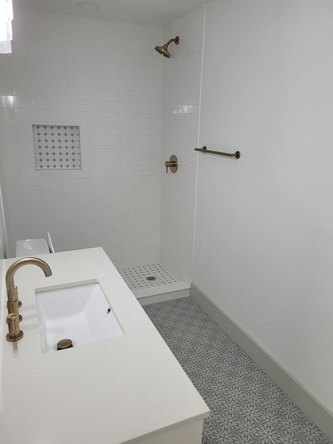 Building Photo - 1 Clark Ln