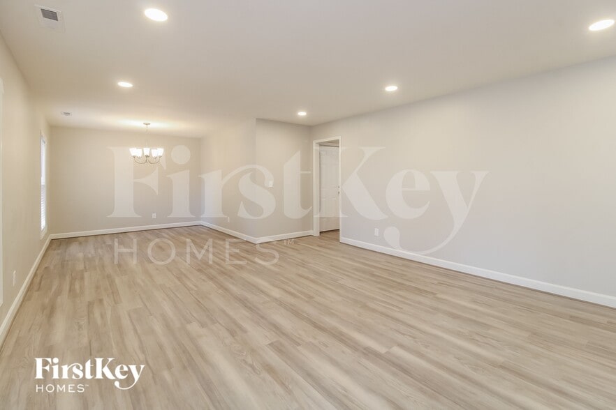 Building Photo - 7853 Beech Forest Rd