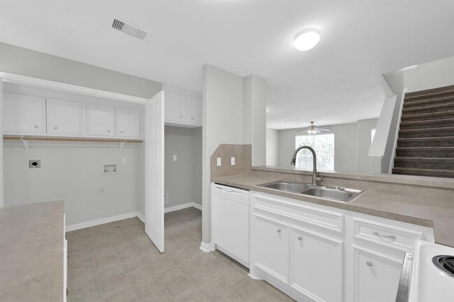 Building Photo - 167 Binnacle Ct