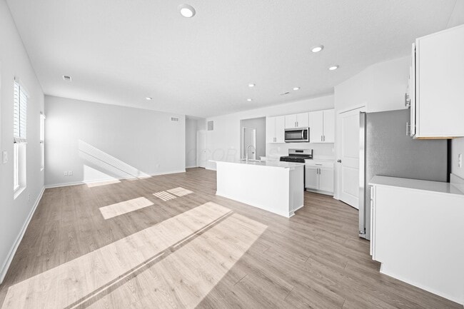 Building Photo - 511 Darliene Dr