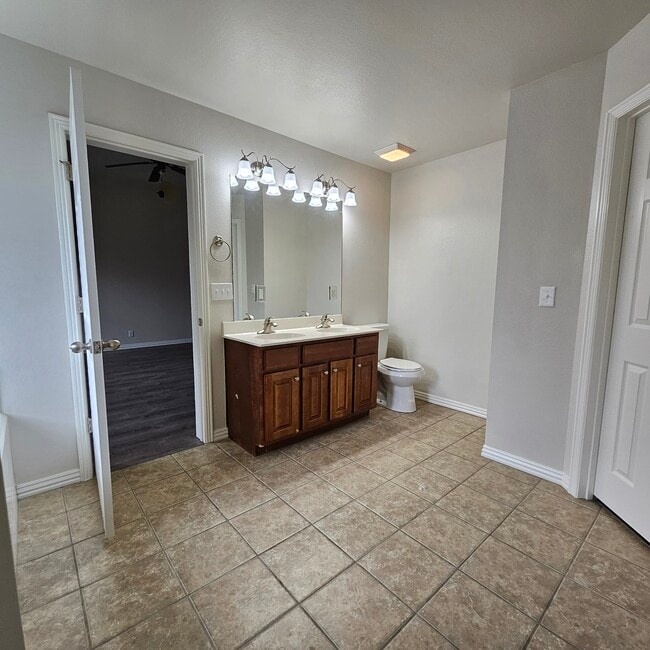 Building Photo - 550 McKissic Spring Rd