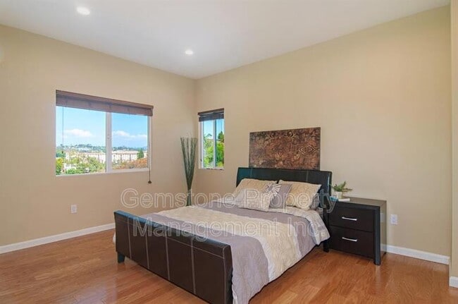 Building Photo - 5385 Brockbank Pl