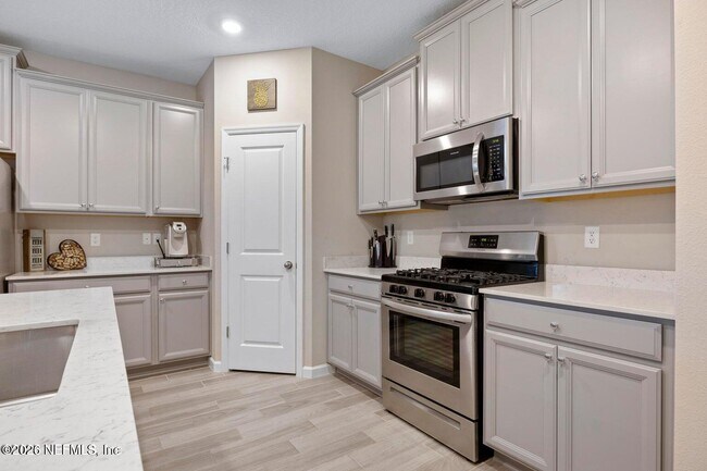 Building Photo - 1780 Amberly Dr