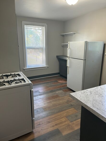 Building Photo - 1360 S Arch Ave