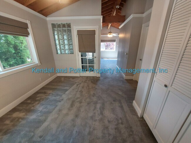 Building Photo - 5737 Soquel Dr