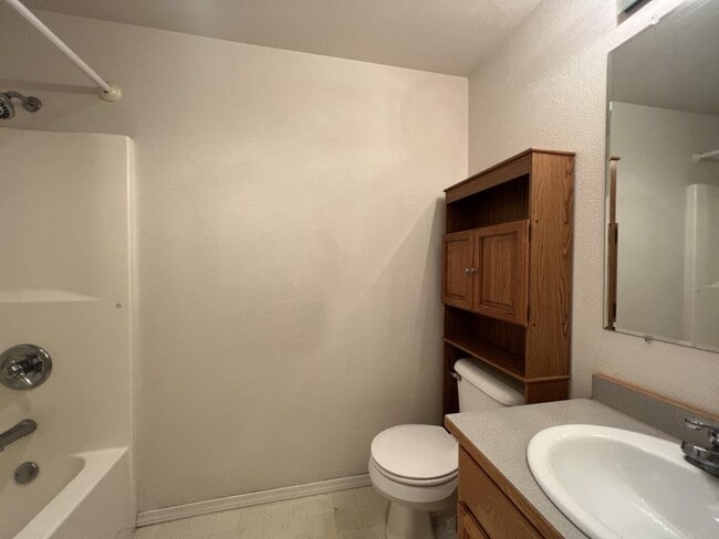 Building Photo - 112 Wagon Wheel Dr