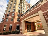 Building Photo - Luxurious 1 Bed 1 Bath Condo In Desired Courthouse Community - Water Included in Rent!