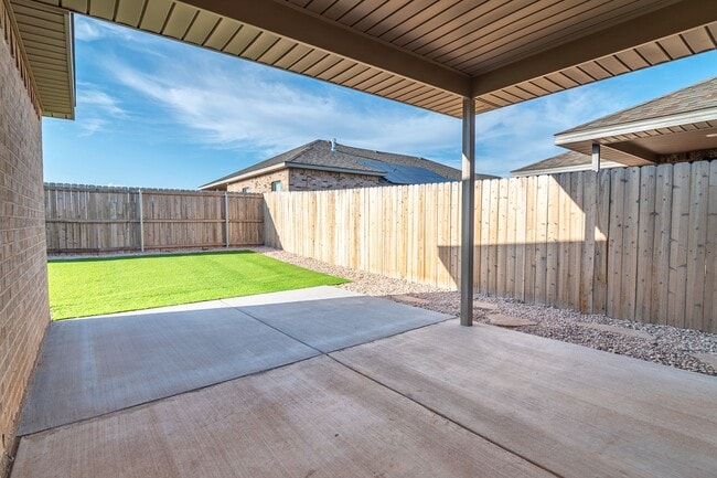 Building Photo - 2021 Escalara St