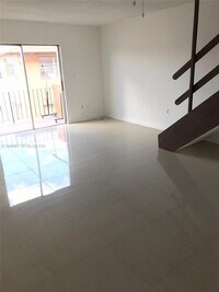 Building Photo - 1100 W 35th St