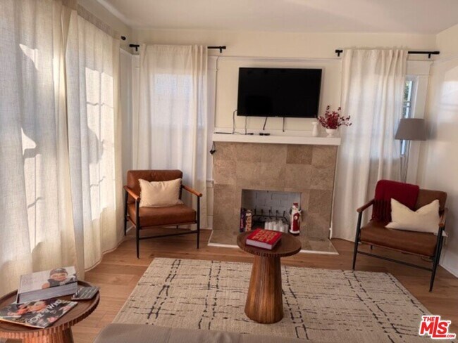 Building Photo - 510 N St Andrews Pl