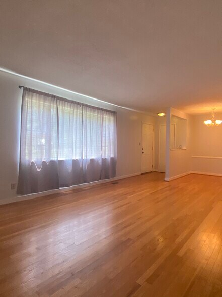 Building Photo - 5820 7th Ave S