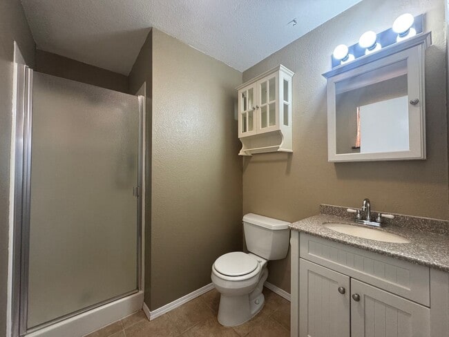 Building Photo - Great YARD! Charming 3 Bedroom / 2 Bath Home with a garage and McKinleyville