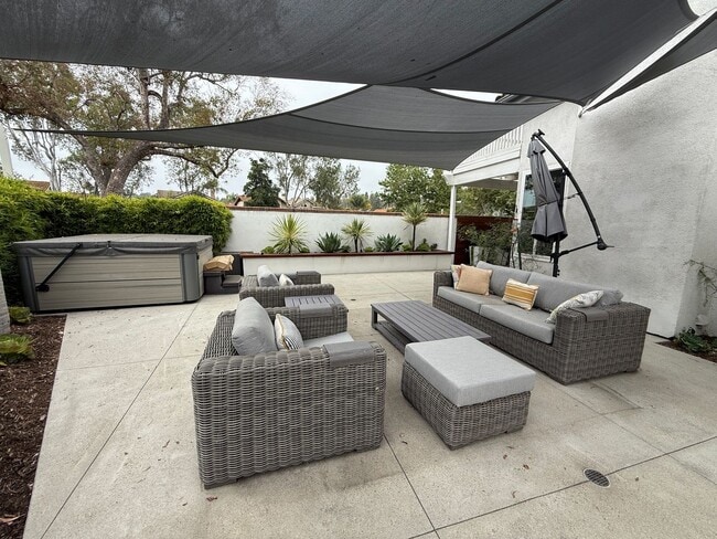 Building Photo - Gorgeous Orange Oasis Home-Available Now!