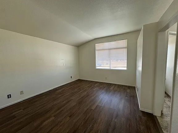Building Photo - 4 BED/3BATH House in New Adelanto for Rent
