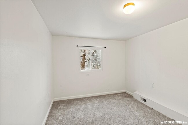 Building Photo - 20513 Scenic Dr