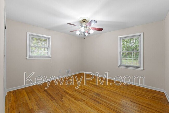 Building Photo - 1001 Beverly Heights Dr