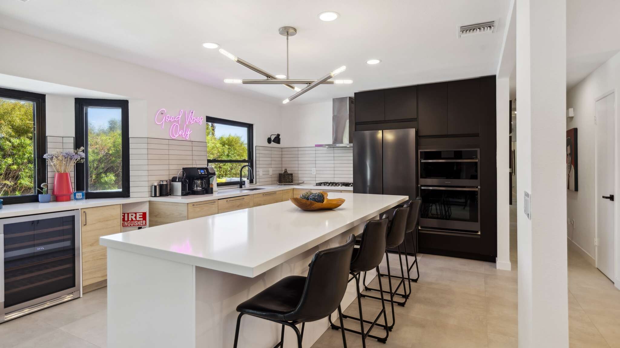 Building Photo - 2004 Nicola Rd E