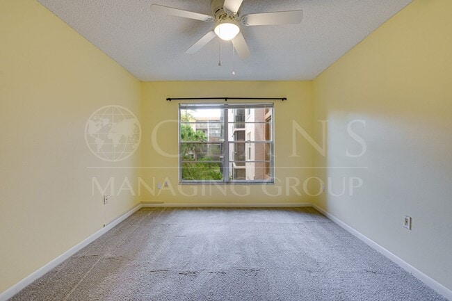 Building Photo - Spacious Condo with utilities included! Lo...