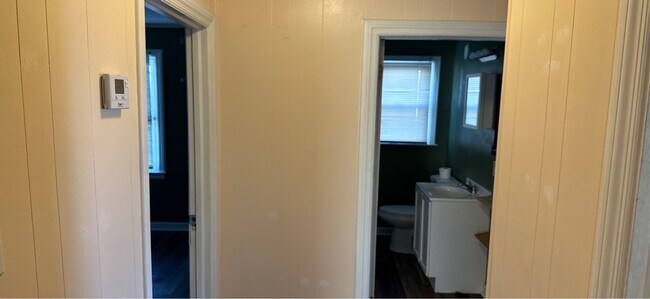 Building Photo - 2638 Summit Ave