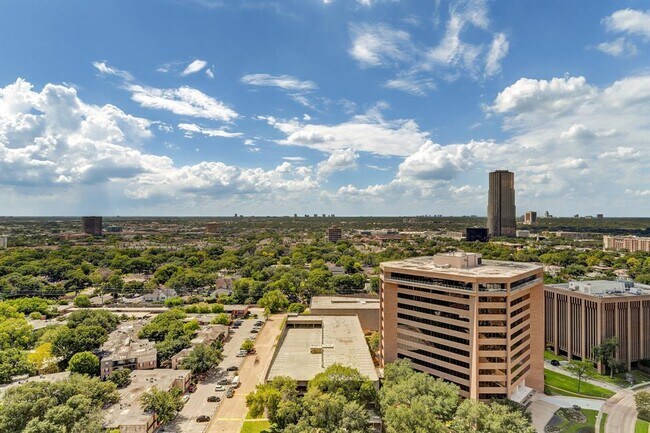 Building Photo - 5555 Del Monte Dr