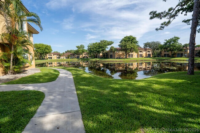 Building Photo - 4791 Via Palm Lakes