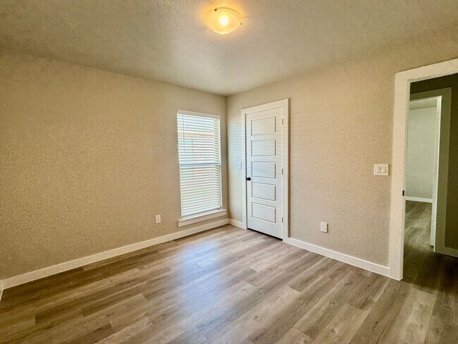 Building Photo - Newer Build in Frenship District! Beautiful 3/2/2 with Fridge and Sprinkler System!