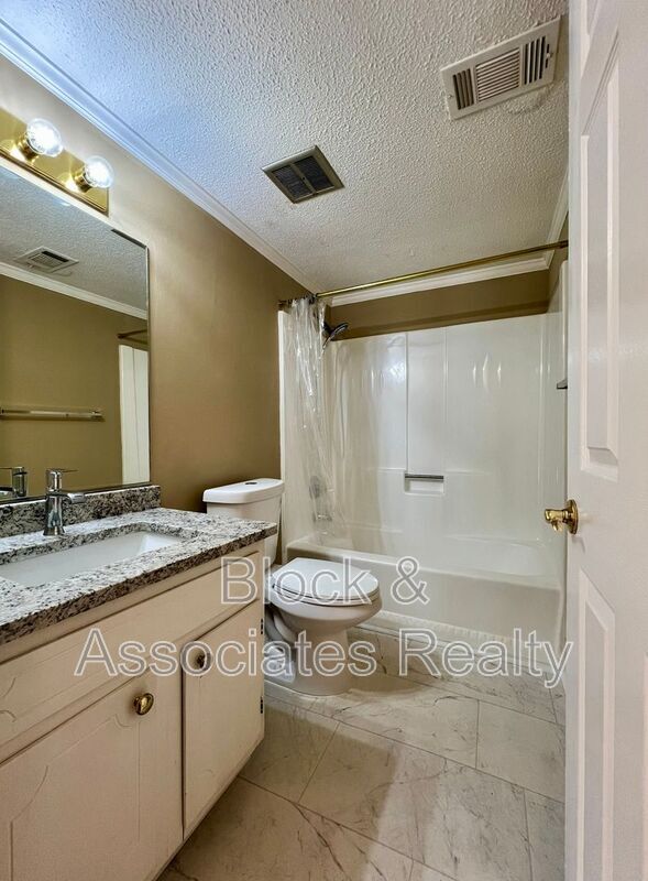 Building Photo - 131 Cedar Cove Ln