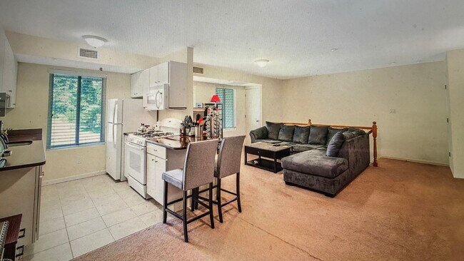 Building Photo - 24 El Camino Ct