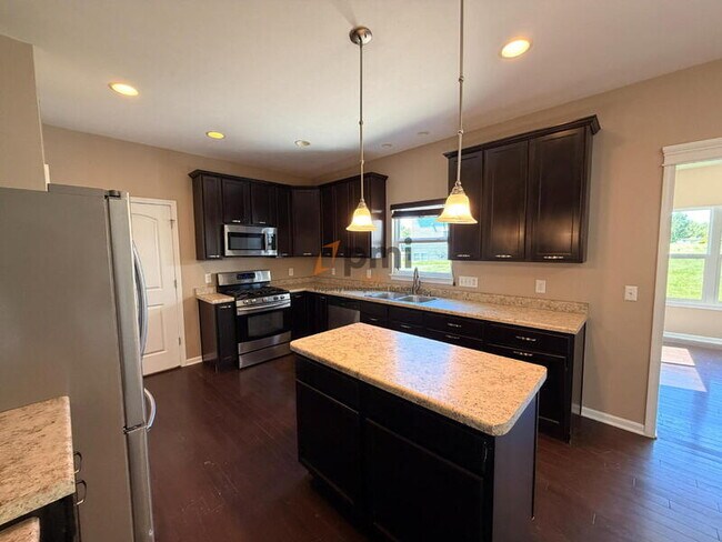 Building Photo - 2707 Westwind Dr