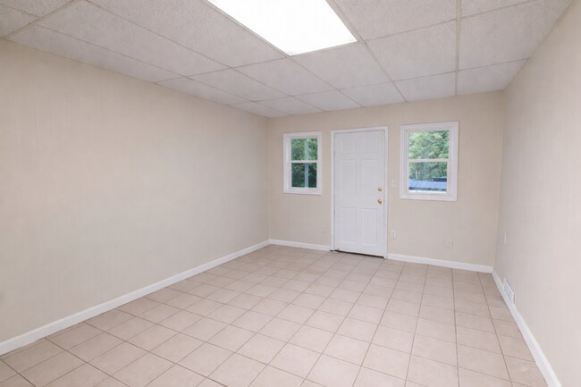 Building Photo - 4446 Falcon Ct