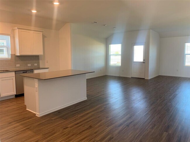 Building Photo - 530 Jack Ryan
