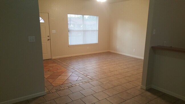 Building Photo - 234 Morningview Dr