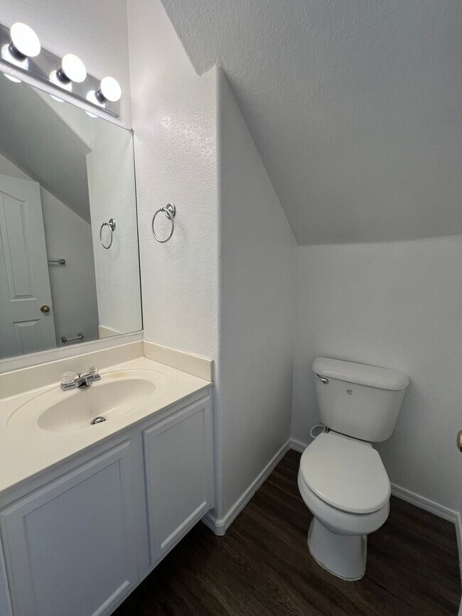 Building Photo - Highly desirable Spectrum community