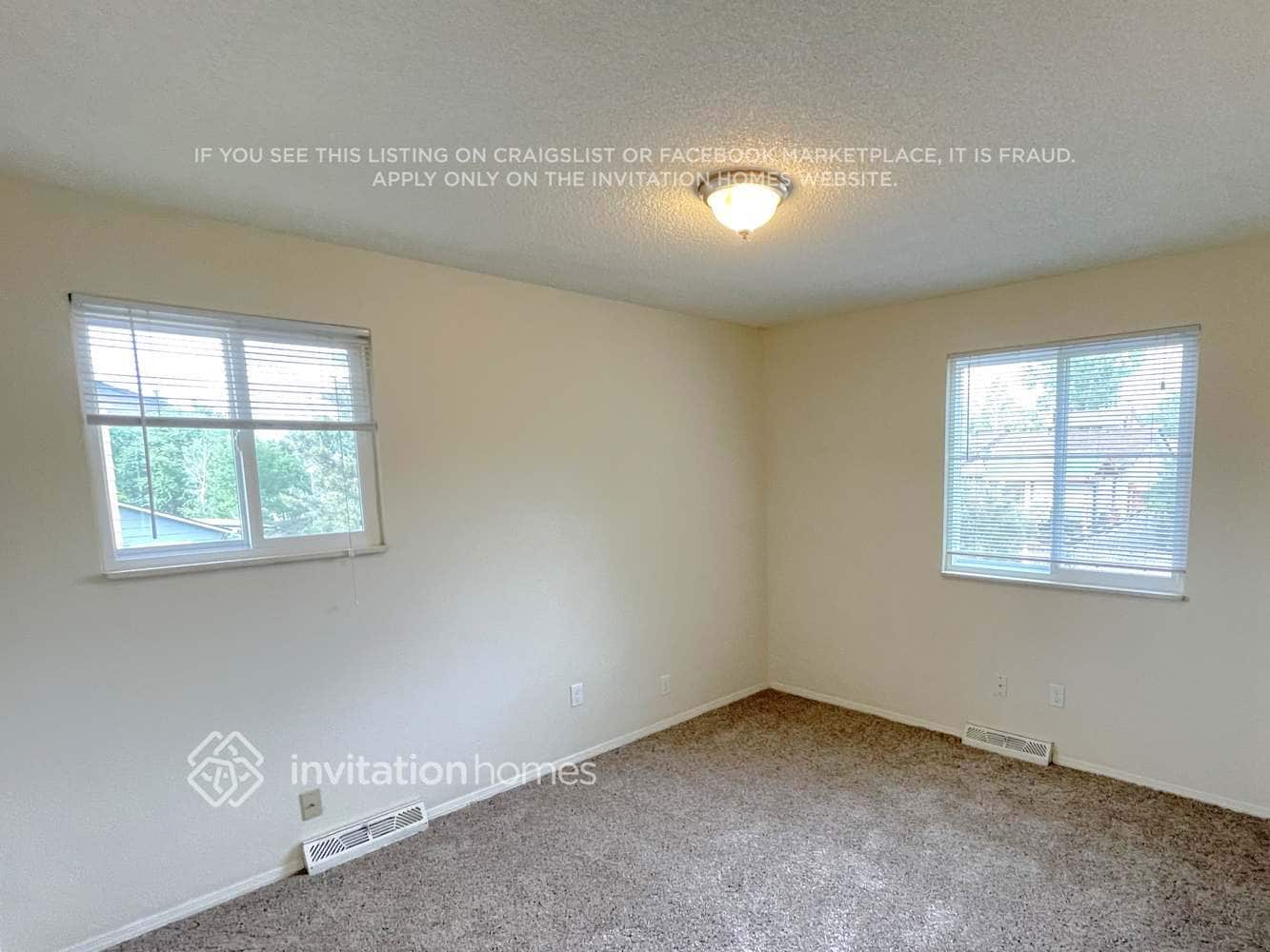 Building Photo - 378 S 24th Ave