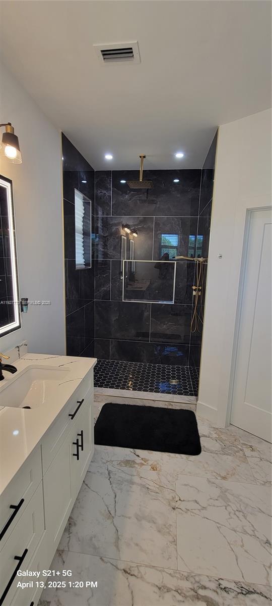 Building Photo - 675 N Romero St